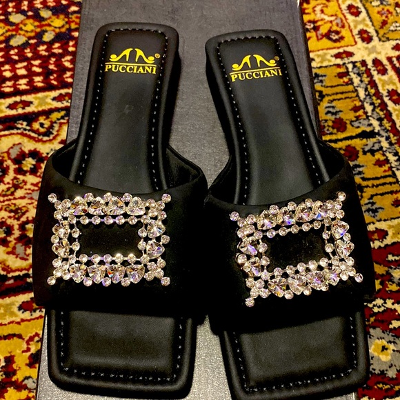 pucciani Shoes - Blk woman’s slippers worn 1 time good condition